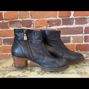 Roots Leather Ankle Boot 38